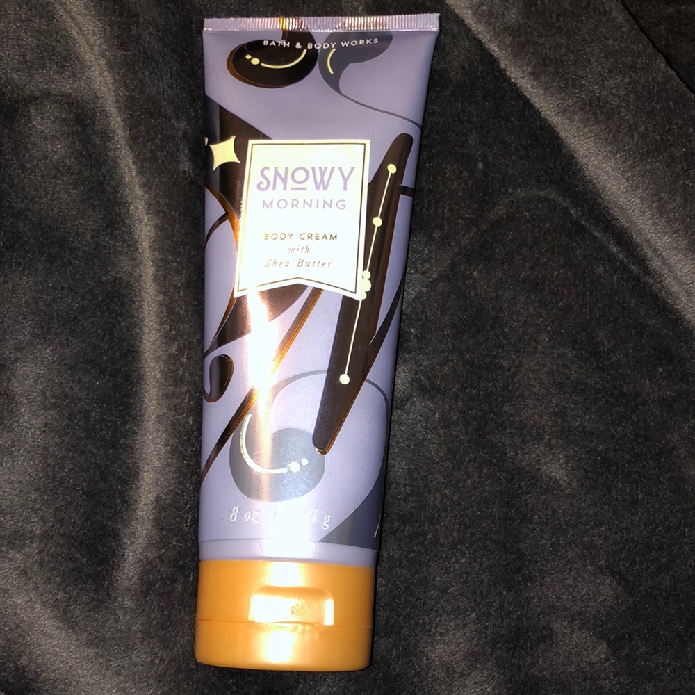 ✨Snowy morning lotion, brand new✨